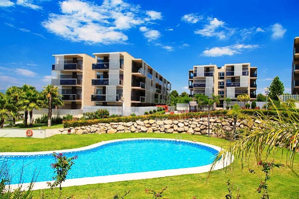 Uhc Paradise Village Family Complex * Salou