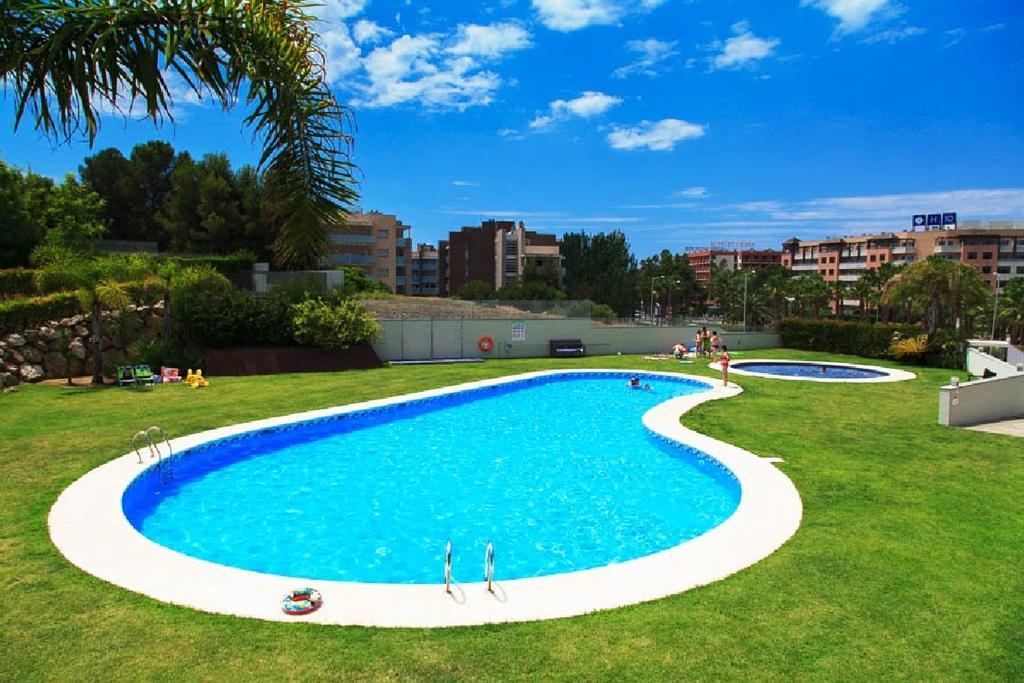 Uhc Paradise Village Family Complex Salou
